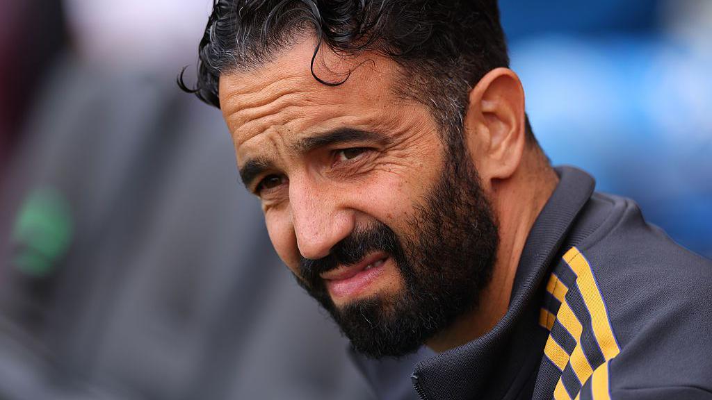 انتقادات شدید پل اسکولز به سیاست نقل‌وانتقالاتی منچستریونایتد و سبک بازی آموریم